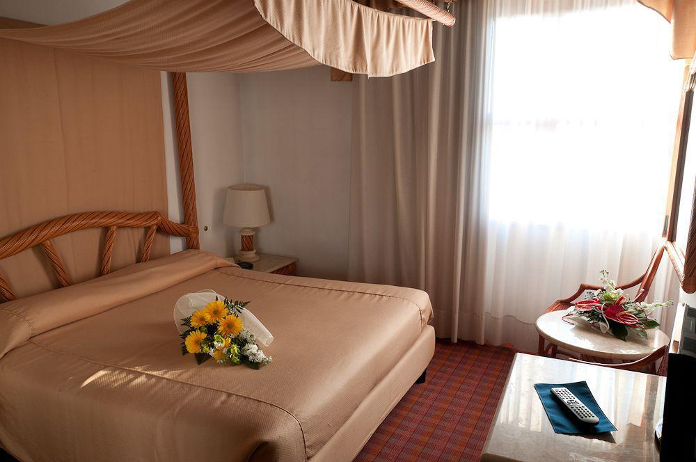 Hotel Villa Isabela SantʼAngelo المظهر الخارجي الصورة